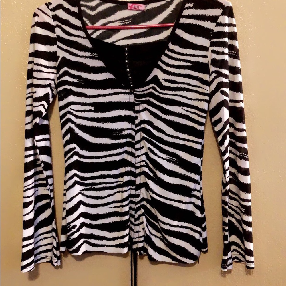 Zebra print black and white shirt